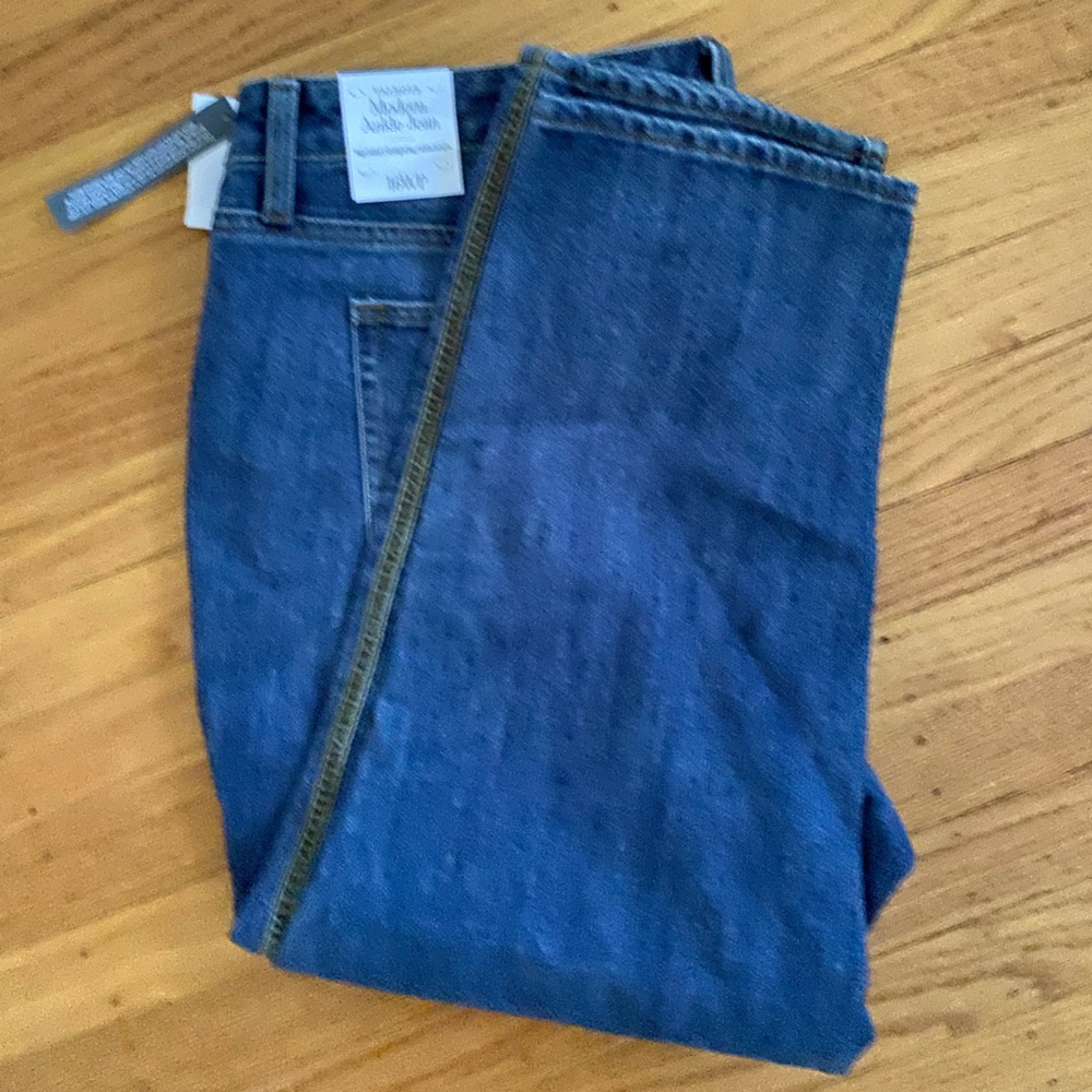 TALBOTS Modern Ankle Jean
high waist | straight leg | ankle length
16WP